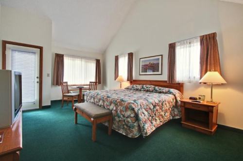 SPRUCE GROVE INN 003